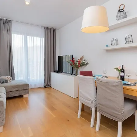 Nadmorski Apartament Z Parkingiem Gdynia Redlowo By Noclegi Renters Exterior foto